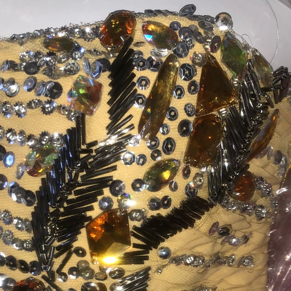 Dress - Picture 3 of 3